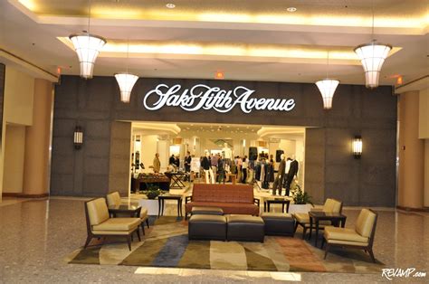 saks fifth avenue tysons galleria.